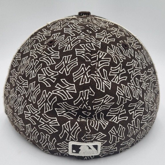 New Era 59Fifty New York Yankees All Over Print Fitted Hat Cap Size 7 3/4 Mens - Picture 7 of 13